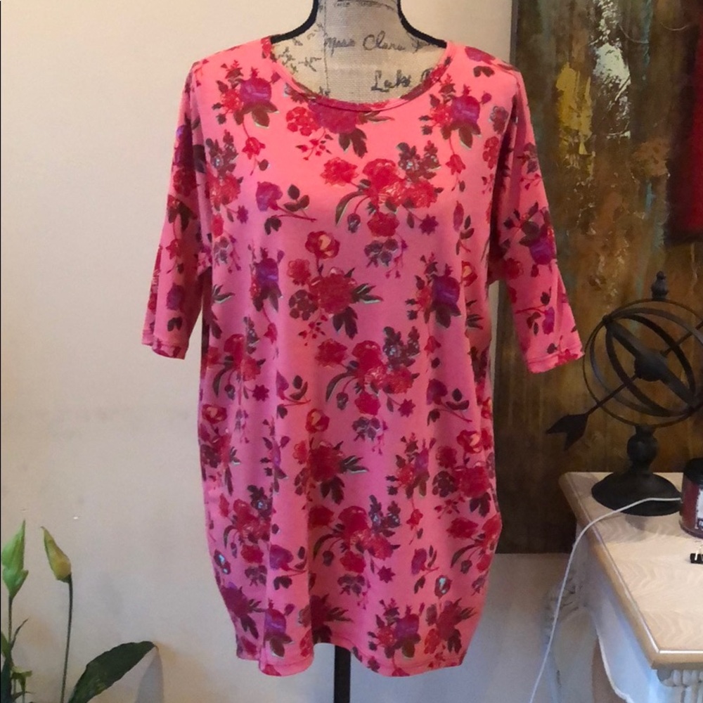 LulaRoe Irma tunic top